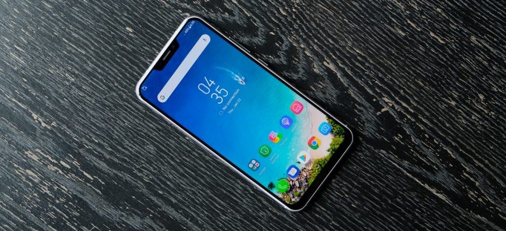 The Asus ZenFone 5z  is probably the most affordable flagship smartphone that comes with 256GB of storage. u00e2u20acu201d SoyaCincau pic