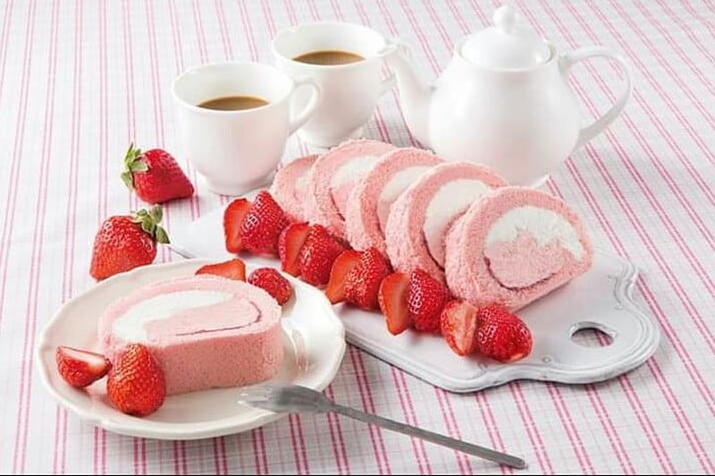 For Chinese New Year, you can pre-order their seasonal strawberry milk roll.