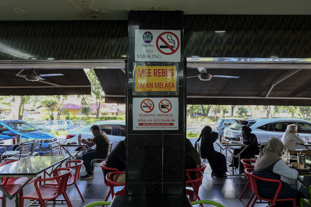 A no-smoking sign is seen at a restaurant in Shah Alam January 1, 2019. u00e2u20acu201d Picture by Yusof Mat Isa