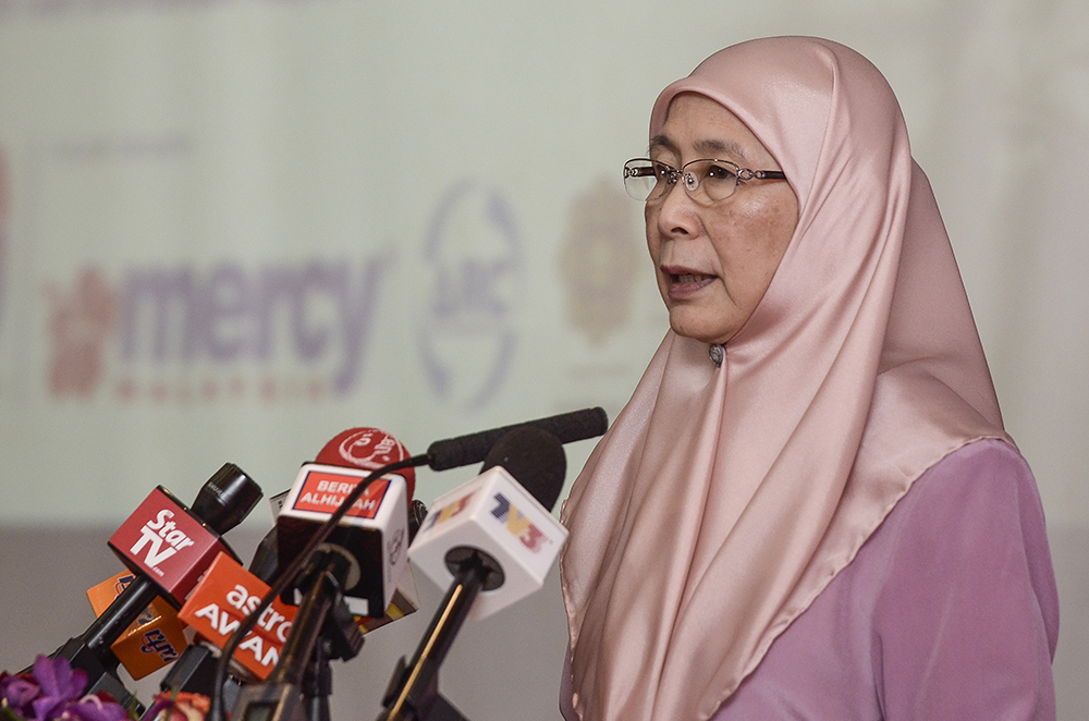 Deputy Prime Minister Datuk Seri Dr Wan Azizah Wan Ismail speaks during the Mercy Malaysia Humanitarian Lab 2.0 at IIUM in Gombak January 6, 2019. u00e2u20acu201d Picture by Miera Zulyana