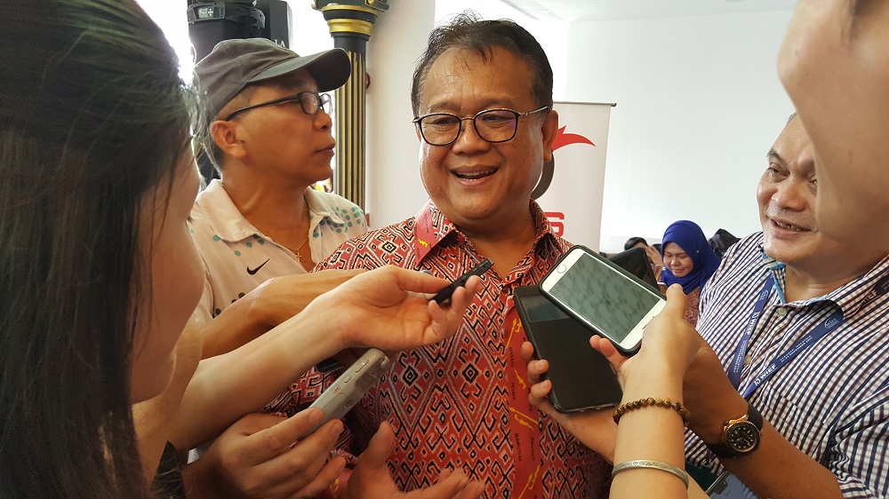Gabungan Parti Sarawak secretary general Datuk Alexander Nanta Linggi speaks to reporters after the launch of GPSu00e2u20acu2122s new logo in Kuching January 9,2019. u00e2u20acu201d Picture by Sulok Tawie