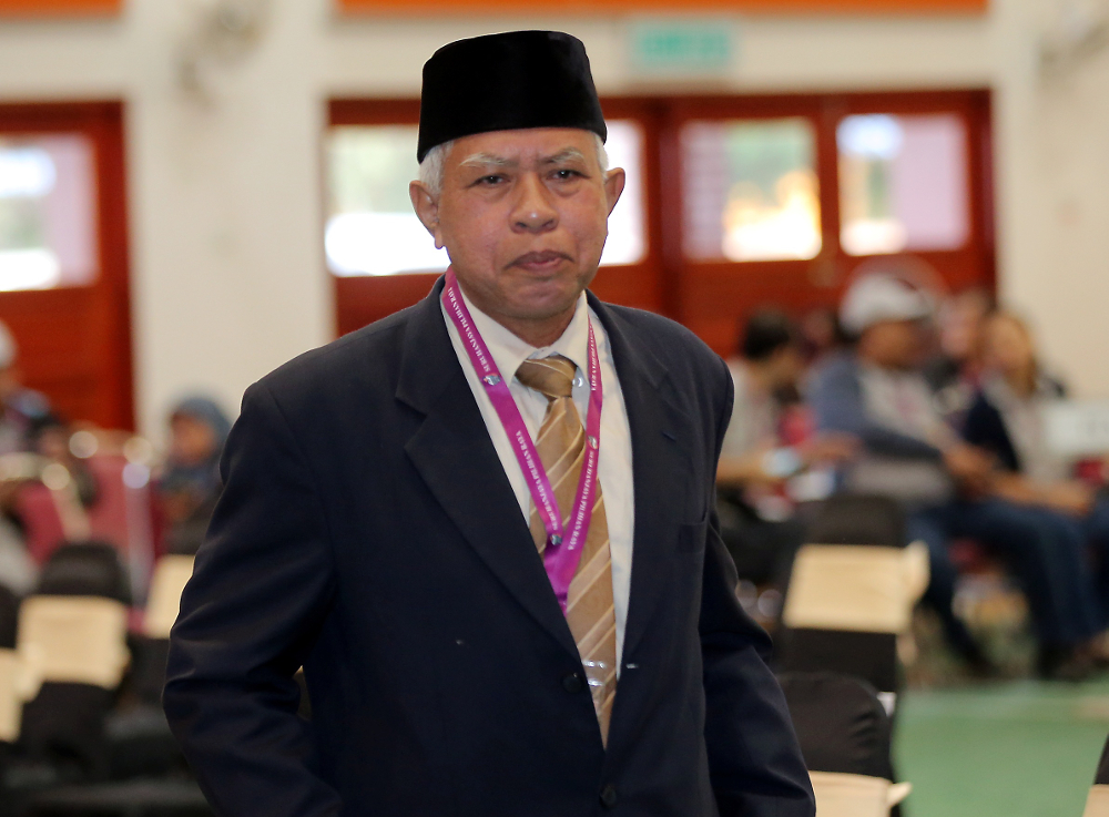 Independent candidate for the Cameron Highlands by-election Sallehudin Ab Talib said he wanted to address the debt issues of Felda settlers and wants to help Orang Asli community in getting better education.