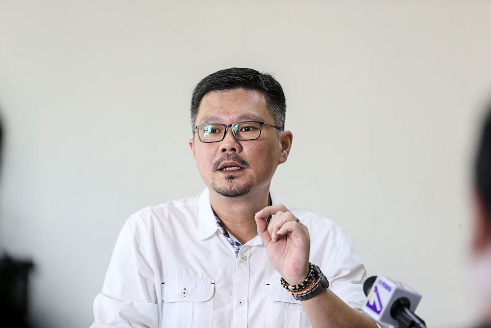 Tan Tee Beng speaks to reporters in George Town January 14, 2019. u00e2u20acu201d Picture by Sayuti Zainudin