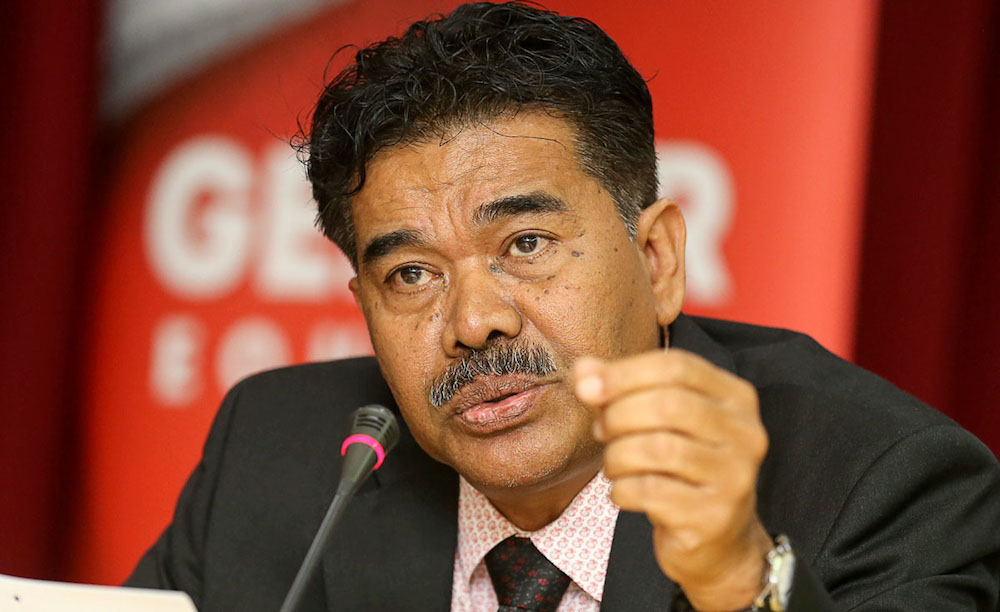 Penang Water Supply Corporation CEO Datuk Jaseni Maidinsa speaks to the press in George Town January 16, 2019. u00e2u20acu201d Picture by Sayuti Zainudin