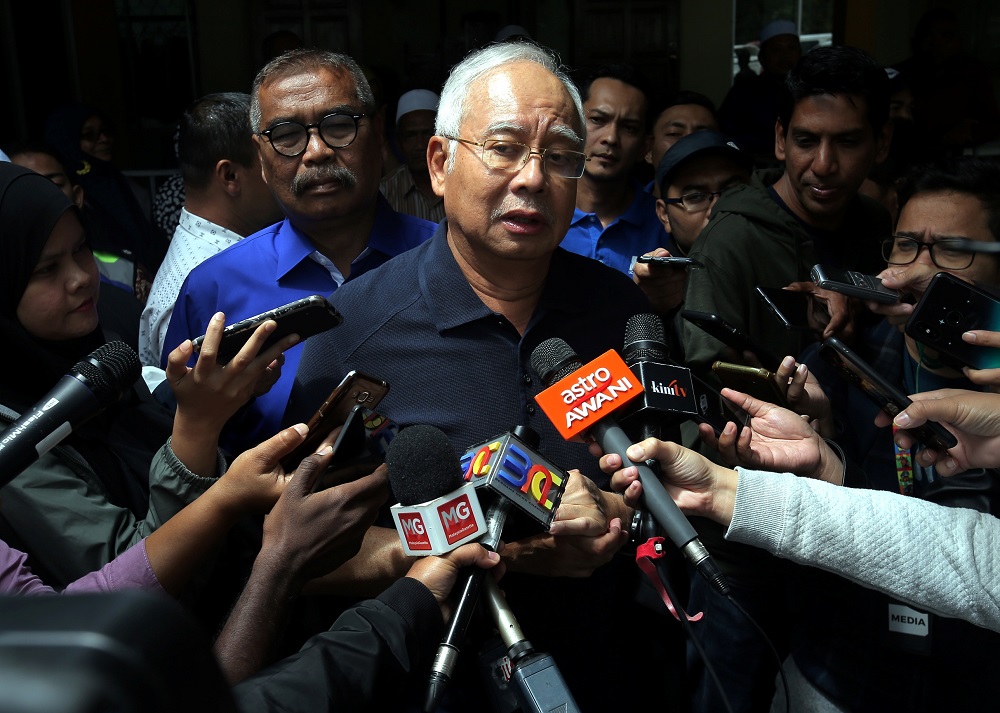 Datuk Seri Najib Razak speaks to the press upon his arrival at the Masjid Kampung Raja in Cameron Highlands January 17, 2019. u00e2u20acu201d Picture by Farhan Najib