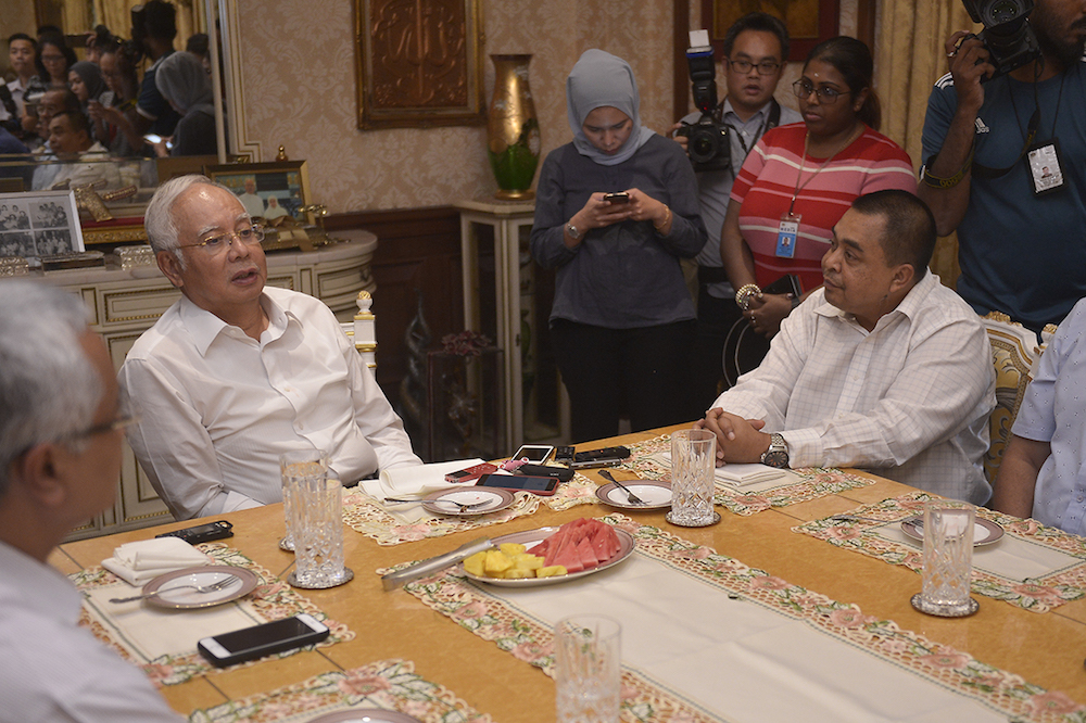 Datuk Seri Najib Razak meets Big Blue Taxi CEO Datuk Shamsubahrin Ismail at his residence in Taman Duta, Kuala Lumpur January 16, 2019. u00e2u20acu201d Picture by Mukhriz Hazim