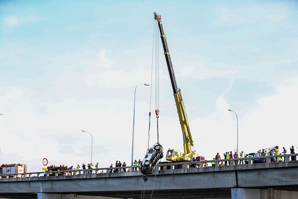 The Mazda CX5 SUV that plunged into the sea from the Penang Bridge on January 20, 2019, is recovered on January 22, 2019. u00e2u20acu201d Picture by Sayuti Zainudin