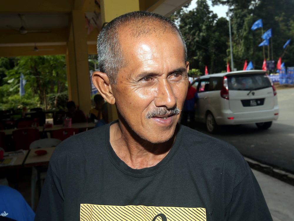 Mohamed Idris Mat Intan from Kampung Tanjung Gahai in Lipis said that he supported BN not because they fielded a Muslim candidate. — Picture by Farhan Najib