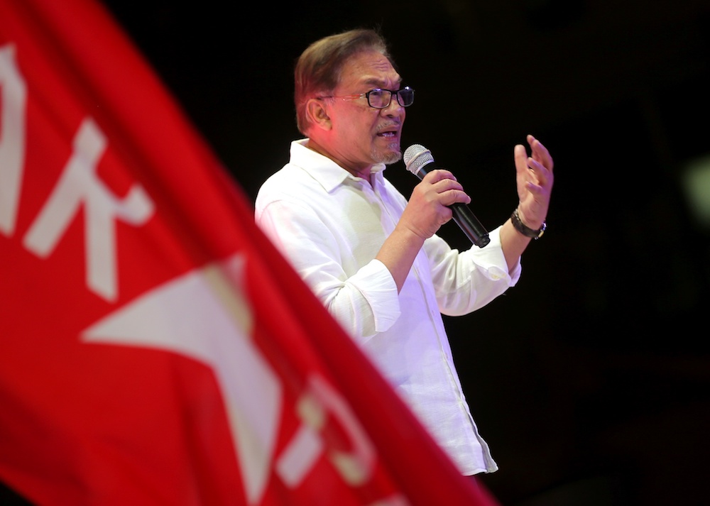 Datuk Seri Anwar Ibrahim speaks during Pakatan Harapanu00e2u20acu2122s Ceramah Perdana in Tanah Rata January 23, 2019. u00e2u20acu201d Picture by Farhan Najib