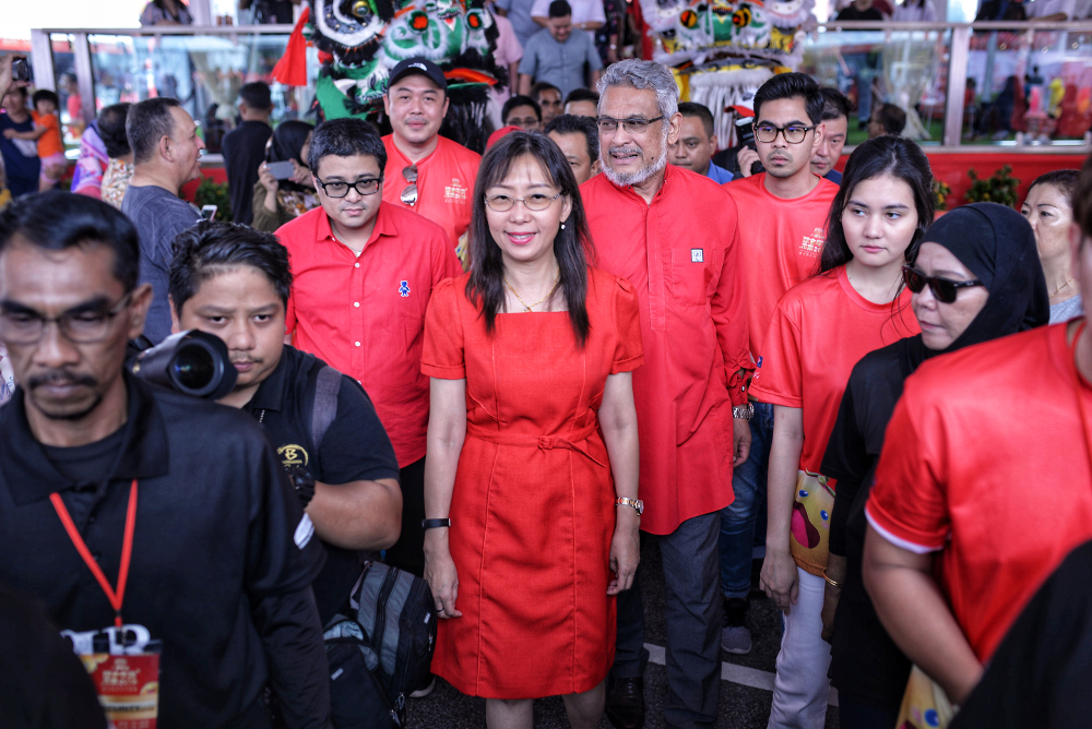 Primary Industries Minister Teresa Kok arrives for the Love Minyak Kelapa Sawit cooking show u00e2u20acu02dcAn Abundant CNY Harvest Cooking Showu00e2u20acu2122 in Bukit Jalil, Kuala Lumpur January 26, 2019. u00e2u20acu201d Picture by Shafwan Zaidon