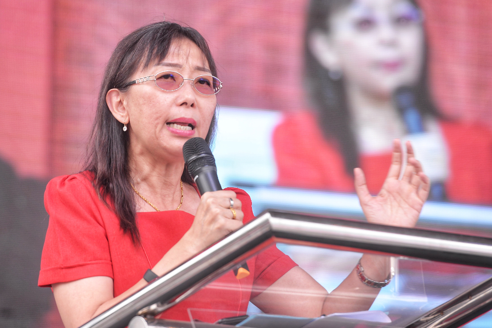 Primary Industries Minister Teresa Kok speaks during the Love Minyak Kelapa Sawit cooking show u00e2u20acu02dcAn Abundant CNY Harvest Cooking Showu00e2u20acu2122 in Bukit Jalil, Kuala Lumpur January 26, 2019. u00e2u20acu201d Picture by Shafwan Zaidon