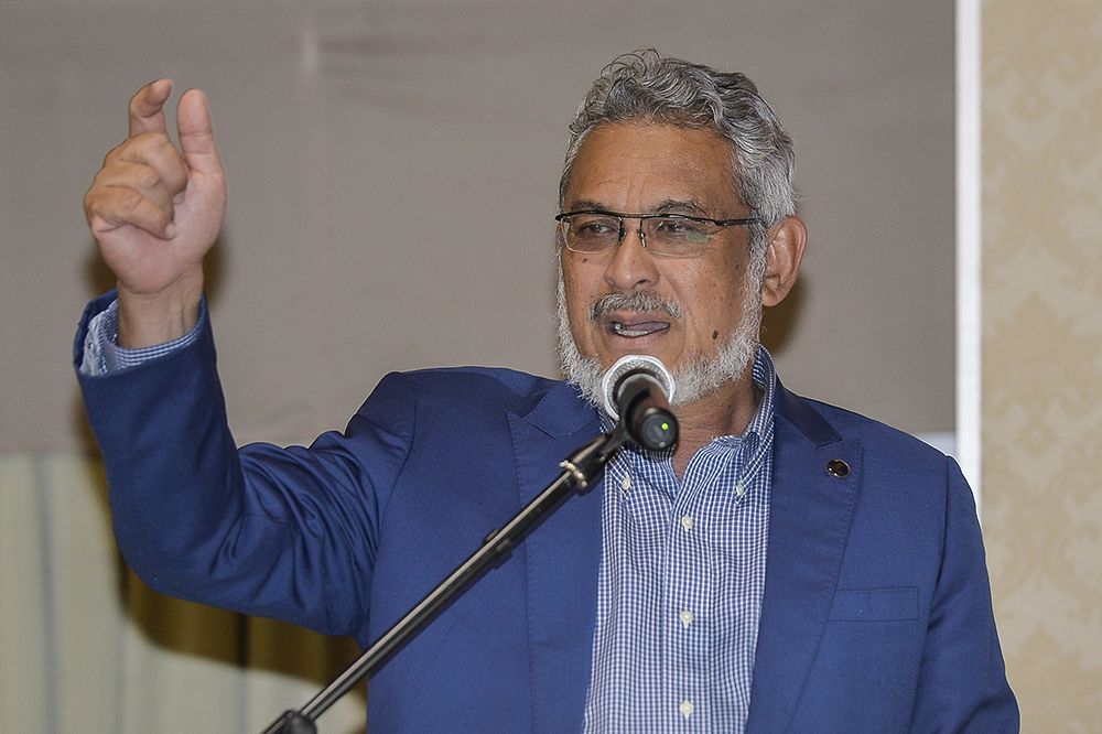 Federal Territories Minister Khalid Samad gives a speech during a media session in Putrajaya January 30, 2019. u00e2u20acu201d Picture by Miera Zulyana