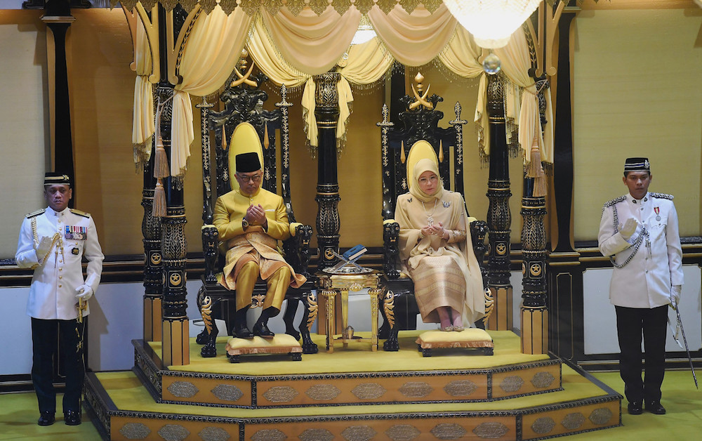 The Yang di-Pertuan Agong and Raja Permaisuri Agong extended their festive well-wishes for Chinese New Year. — Bernama pic