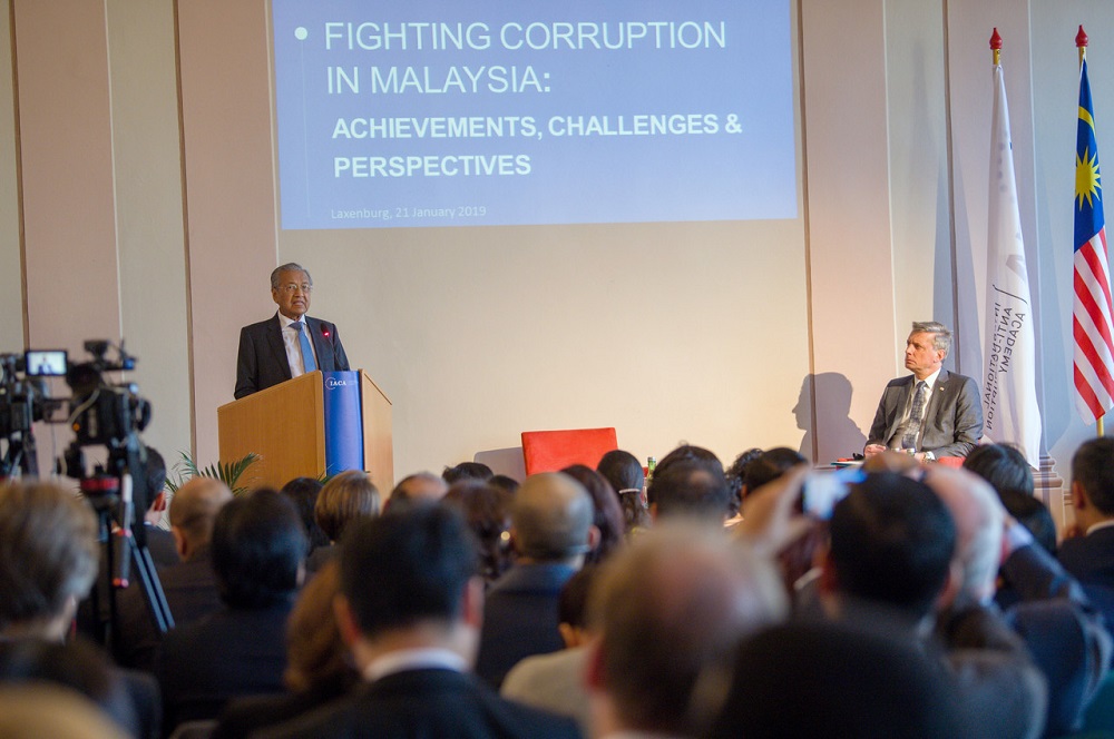 Prime Minister Tun Dr Mahathir Mohamad presents his lecture entitled u00e2u20acu02dcFighting Corruption in Malaysia: Achievements, Challenges and Perspectivesu00e2u20acu2122 at the International Anti-Corruption Academy in Laxenburg 21, 2019. u00e2u20acu201d Bernama pic