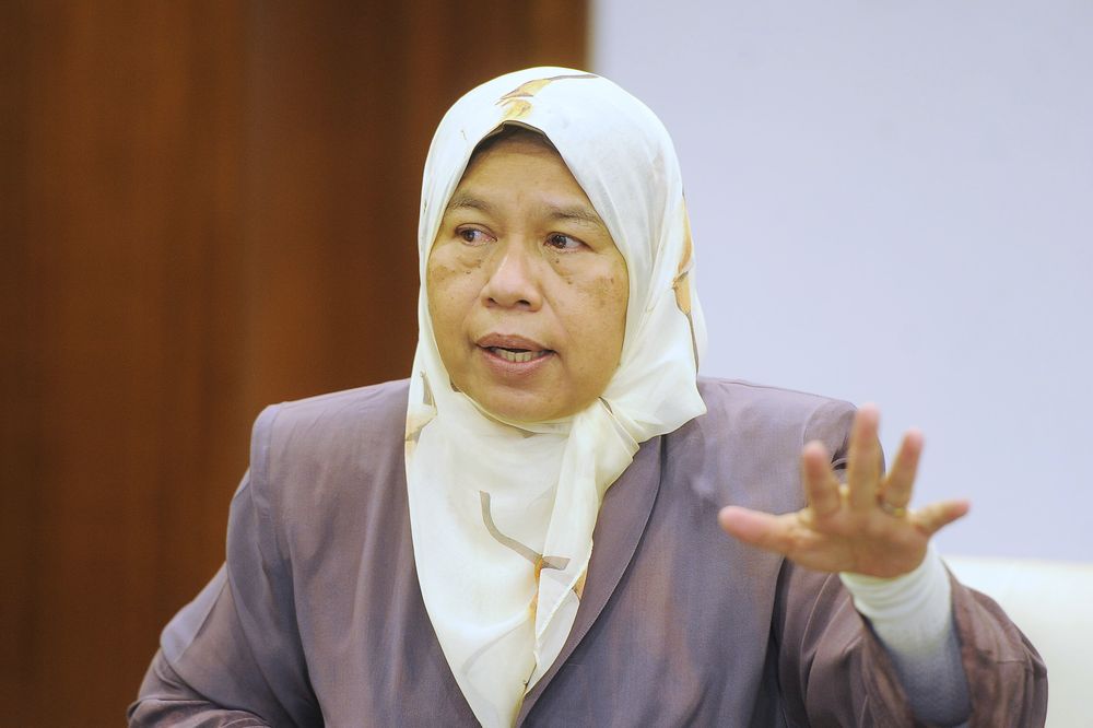 Housing and Local Government Minister Zuraida Kamaruddin speaking during a public lecture session on plastic waste in Putrajaya, January 15, 2019. u00e2u20acu201d Picture by Shafwan Zaidon