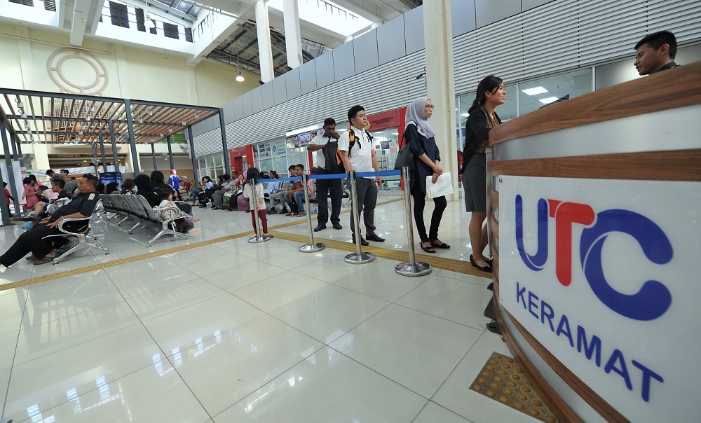 People queueing up at the Urban Transformation Centre (UTC) in Keramat, Kuala Lumpur June 28, 2018. u00e2u20acu201d Bernama pic