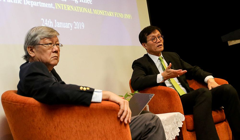 International Monetary Fund (IMF) Asia Pacific Director Dr Changyong Rhee and Chairman of GIOAS International Advisory Board Tan Sri Andrew Sheng at the Regional Economic Outlook for Asia Talk, January 24, 2019. u00e2u20acu201d Picture by Sayuti Zainudin