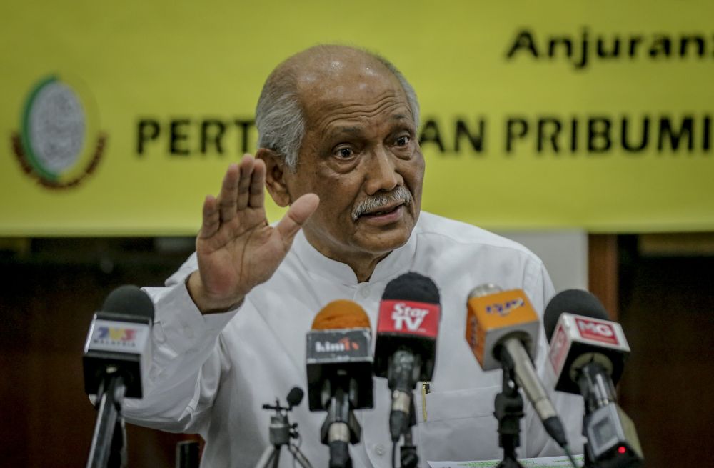 Former IGP Tan Sri Abd Rahim Noor speaks during a press conference in Kuala Lumpur January 15, 2019. u00e2u20acu2022 Picture by Firdaus Latif