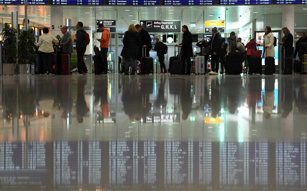 Passengers queue at Munich Airport, Germany January 5, 2019. u00e2u20acu201d Reuters pic 