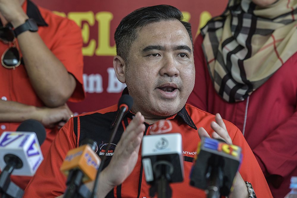 Transport Minister Anthony Loke addresses members of the media at the Dengkil RnR January 29, 2019. u00e2u20acu201d Picture by Miera Zulyana