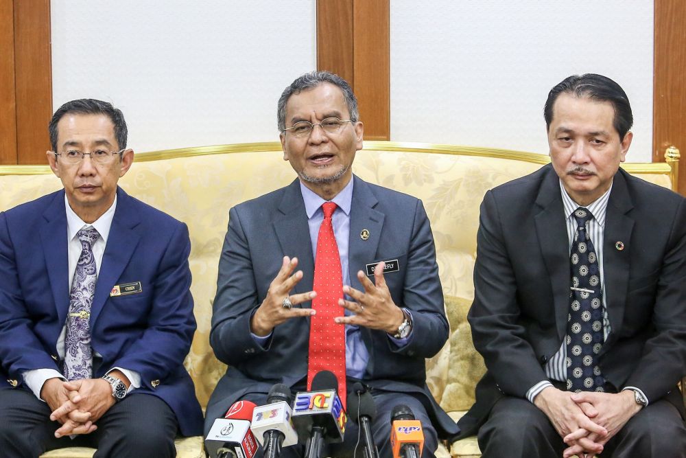 Datuk Seri Dzulkefly Ahmad speaks during a press conference at the Health Ministry in Putrajaya January 11, 2018. u00e2u20acu201d Picture by Hari Anggara