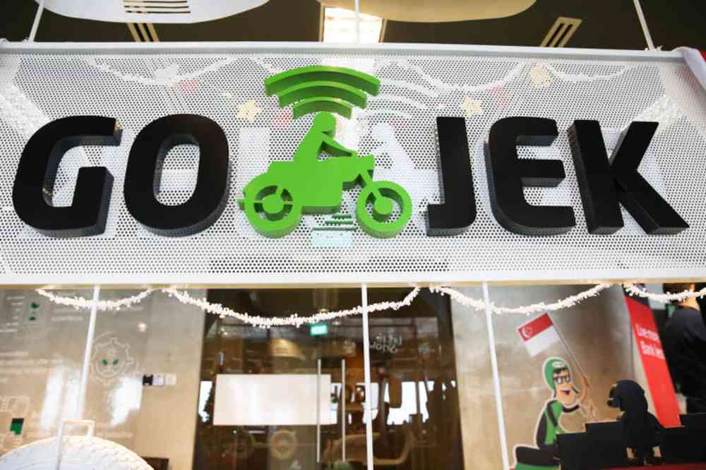 Gojek is expected to go head on with rival Grab this year as it expands it service to all Singapore users and coverage goes islandwide. u00e2u20acu201d TODAY pic