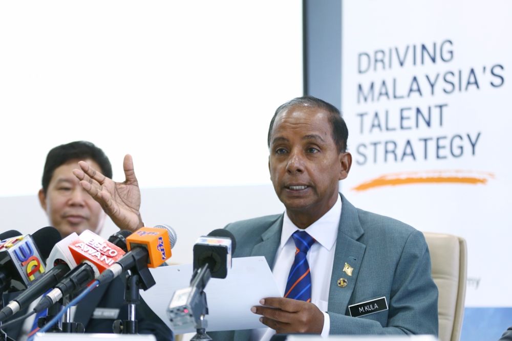Human Resources Minister M. Kulasegaran speaks to reporters during a visit to TalentCorpu00e2u20acu2122s office in Kota Damansara January 23, 2019. u00e2u20acu201d Picture by Ahmad Zamzahuri