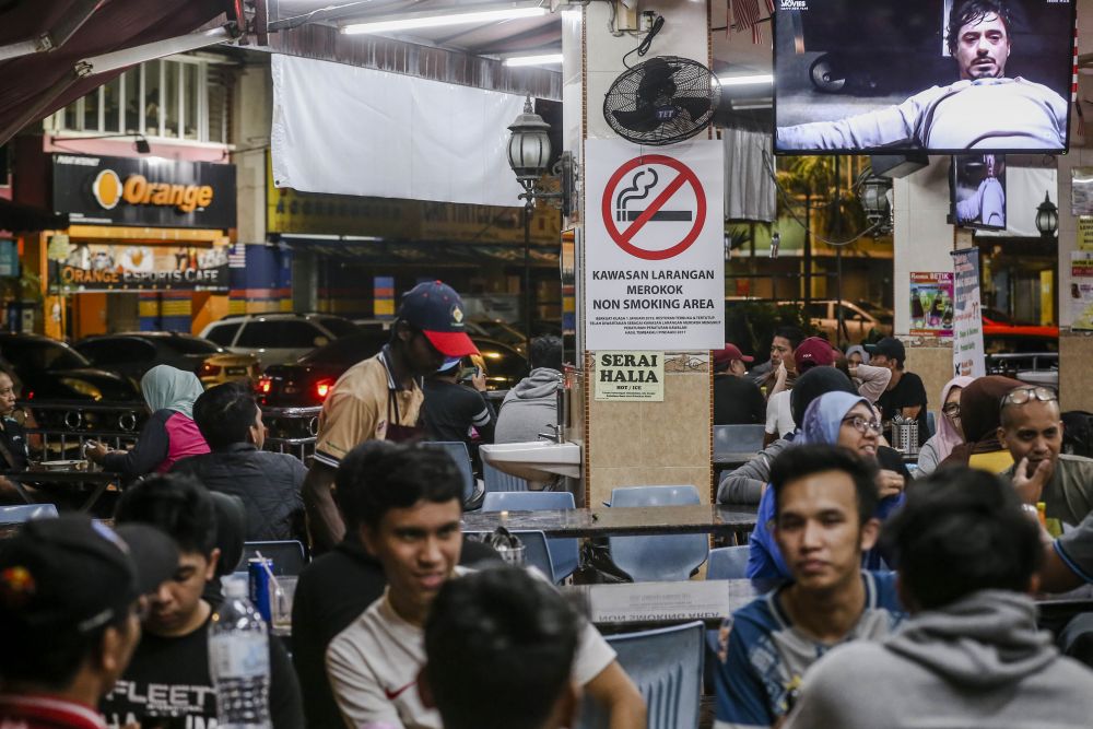A no-smoking sign is seen at an eatery in Kuala Lumpur January 1, 2019. u00e2u20acu2022 Picture by Firdaus Latif