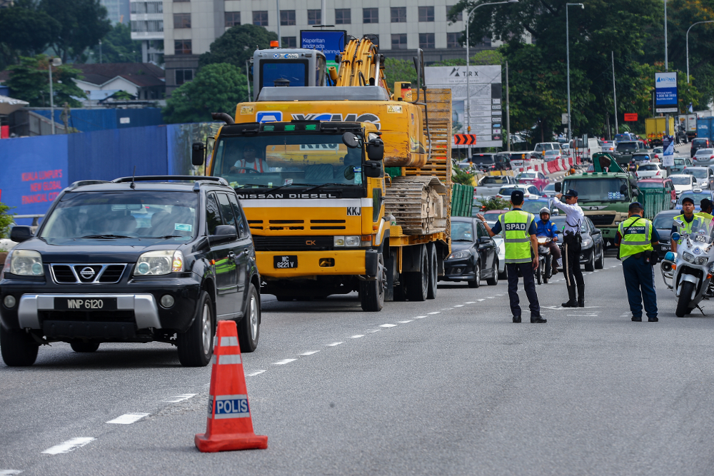 Police have earmarked 10 accident hotspots to be heavily monitored for the 15-day road safety operation. u00e2u20acu201d Picture by Ahmad Zamzahuri