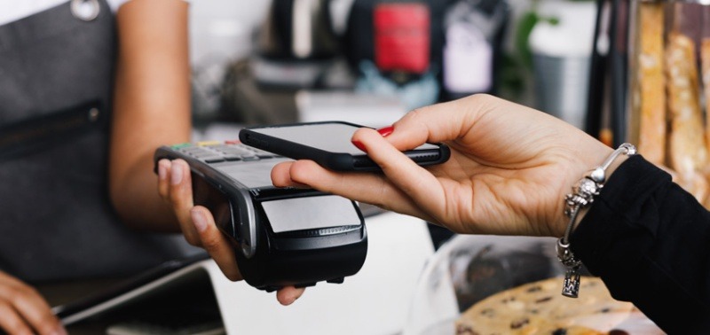 Samsung Pay now supports HSBC credit cards in its mobile payment services that allows you to continue enjoying your credit card benefits while purchasing with the app. u00e2u20acu201d Image courtesy of RinggitPlus