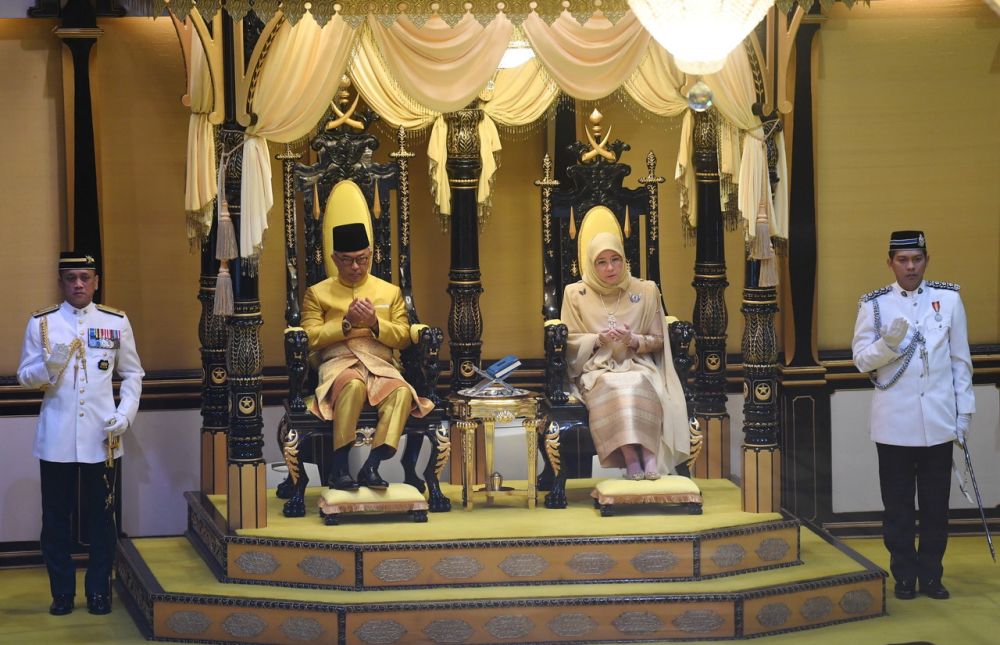 Pahang Sultan Al-Sultan Abdullah Ri'ayatuddin Al-Mustafa Billah Shah (left) has been appointed as the new Yang di-Pertuan Agong. u00e2u20acu2022 Bernama  pic