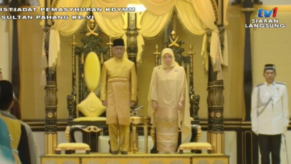A screenshot of the ceremony where Sultan Abdullah Sultan Ahmad Shah is proclaimed as the new Sultan of Pahang. u00e2u20acu2022 Picture via Twiter/bernamadotcom