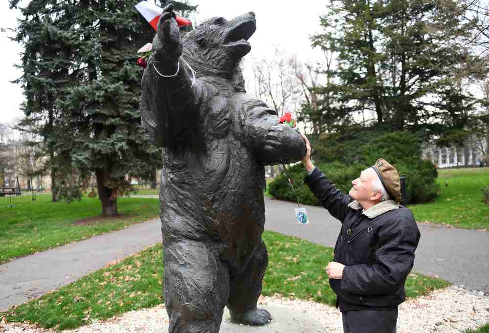 Former Polish soldier Wojciech Narebski, 93, stands in front of a monument of brown bear Wojtek, who was his fellow Polish servicemen during World War II in Krakow, November 14, 2018.  — AFP pic 