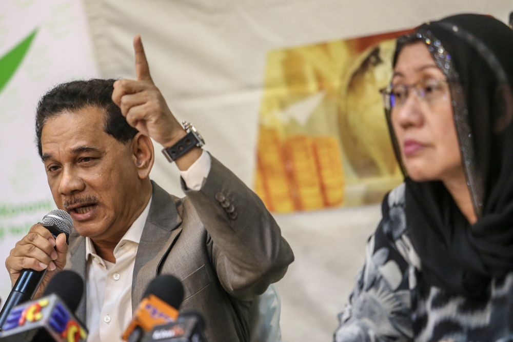 Lembaga Tabung Haji Director Datuk Seri Zukri Samat speaks during a press conference at the Tabung Haji headquarters in Kuala Lumpur January 15, 2019. u00e2u20acu2022 Picture by Hari Anggara