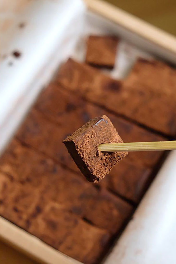 ‘Nama’-style chocolate truffles by Cocoraw uses single origin cacao sourced by Seniman Kakao from Pahang.