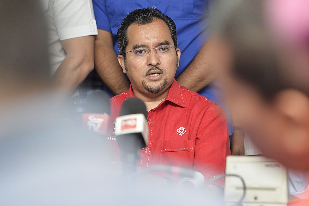 Umno Youth Chief, Datuk Asyraf Wajdi Dusuki speaks during a joint press conference between Umno Youth Chief and PAS Youth Chief in Semenyih February 10,2019. u00e2u20acu201d Picture by Miera Zulyana