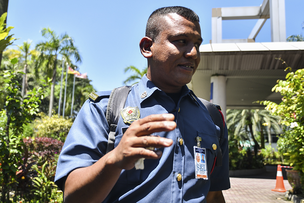 Md Elliza, a witness for the public inquest into Muhammad Adib Mohd Kassimu00e2u20acu2122s death at Shah Alam Court Complex, February 11, 2019. u00e2u20acu201d Picture by Miera Zulyana 