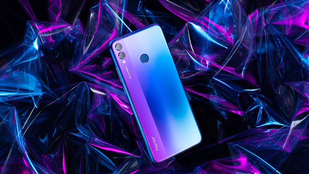 The new Honor 8X Phantom Blue version offers a unique gradient effect which transitions between purple and blue. u00e2u20acu201d Picture by Honor via SoyaCincau