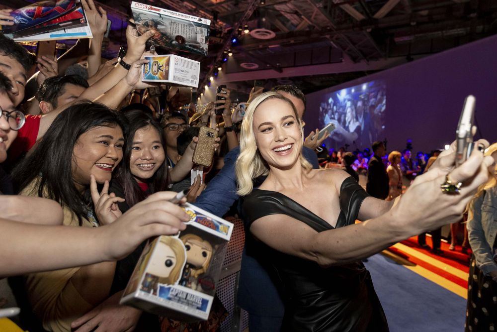 Larson with fans at the fan session at Marina Bay Sands.