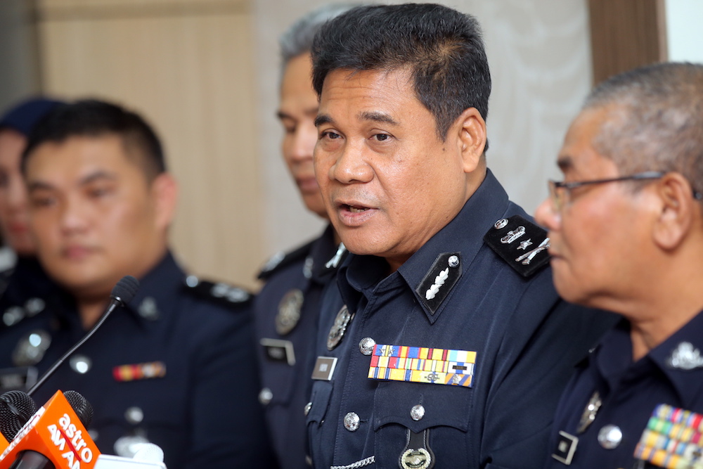 Perak Criminal Investigation Department chief Senior Assistant Commissioner Yahya Abd Rahman (2nd right) speaks to reporters in Ipoh February 1, 2019. u00e2u20acu201d Picture by Farhan Najib