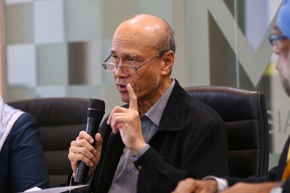 Outgoing Malaysian Institute of Road Safety Research chairman Tan Sri Lee Lam Thye during a press conference in Kajang February 4, 2019. u00e2u20acu201d Picture by Ahmad Zamzahuri