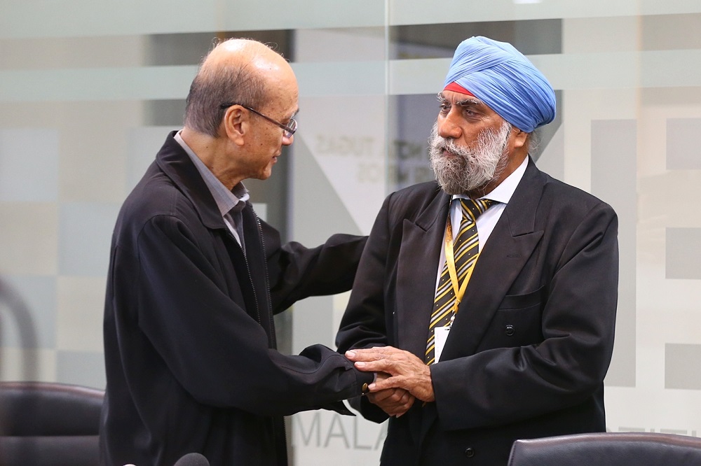 Tan Sri Lee Lam Thye (left) and newly elected chairman of Malaysian Institute of Road Safety Research Datuk Suret Singh at a press conference in Kajang February 4, 2019. u00e2u20acu201d Picture by Ahmad Zamzahuri