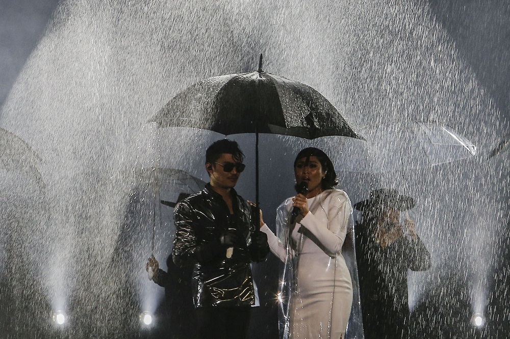 Hael Husaini and Dayang Nurfaizah perform u00e2u20acu02dcHaramu00e2u20acu2122 during the 33rd Anugerah Juara Lagu at Axiata Arena in Bukit Jalil, Kuala Lumpur February 3, 2019. u00e2u20acu201d Picture by Hari Anggara