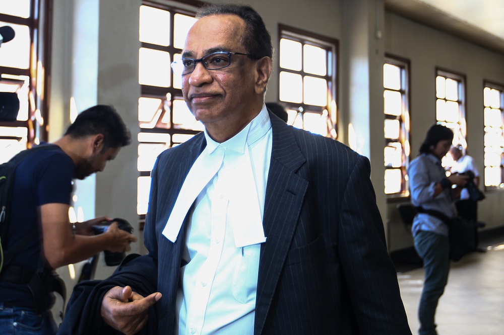 Prominent lawyer Datuk V. Sithambaram at the Kuala Lumpur High Court February 11,2019. u00e2u20acu201d Picture by Ahmad Zamzahuri
