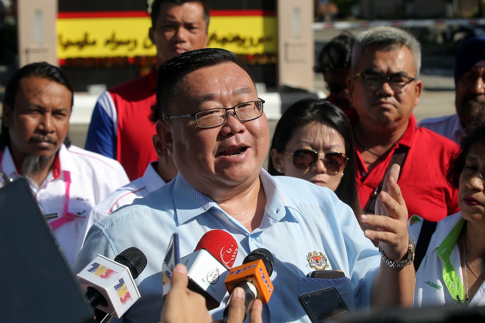 Kampar MP Thomas Su speaks to reporters outside the Malaysian Anti-Corruption Commission office in Meru February 11,2019. u00e2u20acu201d Picture by Farhan Najib