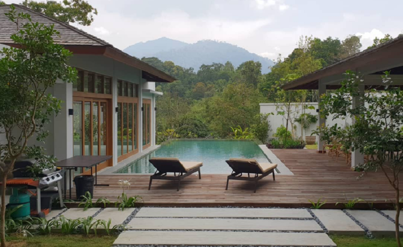 The spanking new Embun Luxury Villas may be a good choice for those seeking a perfect getaway from the hustle and bustle of the city. -- Picture via Instagram/Embunvillas