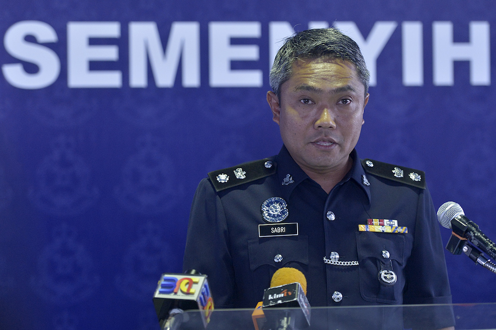 Kajang Deputy Police Chief Supt Mohd Sabri Abdullah speaks during a press conference at Kajang IPD in Kajang February 18, 2019. u00e2u20acu201d Picture by Mukhriz Hazim