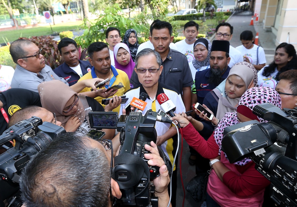 Deputy Health Minister Dr Lee Boon Chye speaks to reporters after launching the u00e2u20acu02dcJom Hapuskan Aedesu00e2u20acu2122 information corner by the Kinta district Health Department and Ipoh South Rotary Club in Ipoh February 24, 2019.