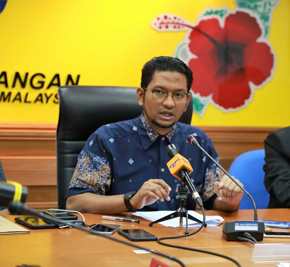 Johor Information, Entrepreneurship Development, Cooperative and Creative Committee chairman Sheikh Umar Bagharib Ali at a press conference in Petaling Jaya February 26, 2019. u00e2u20acu201d Picture by Roysten Rueben