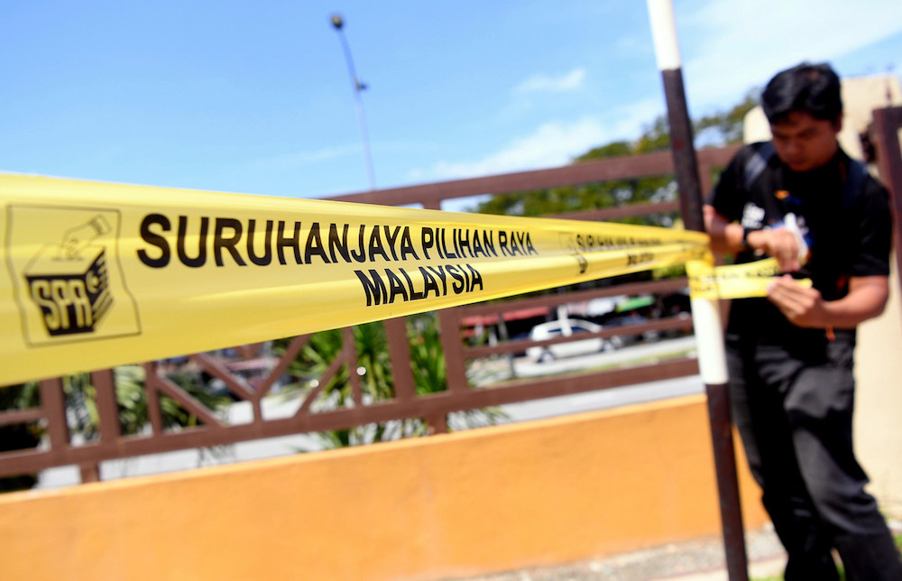 An Election Commission member of staff prepares for the Semenyih by-electionu00e2u20acu2122s nomination day at the Kajang Municipal Council in Semenyih February 15, 2019. u00e2u20acu201d Bernama pic